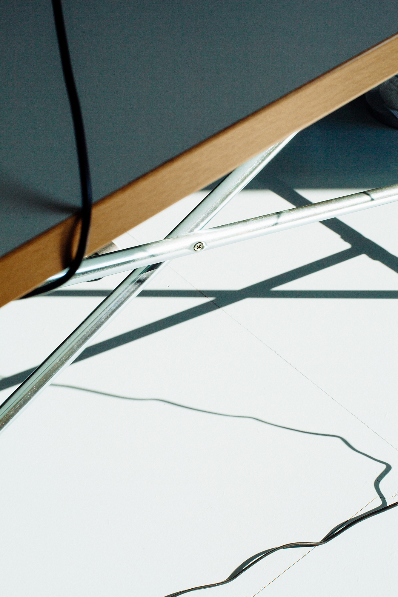 Crossover, design classic table frame E2 - also known as the Eiermann-table, also available in special sizes