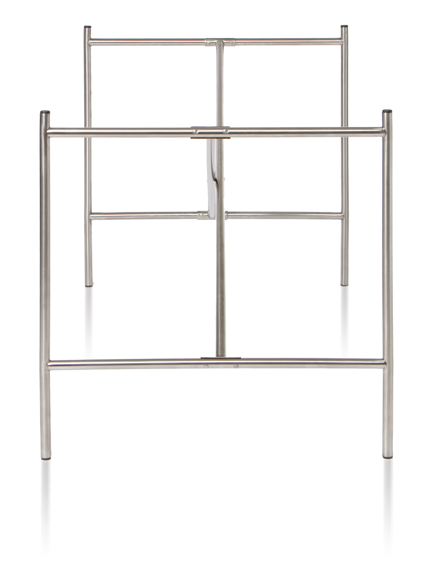 Design classic table E2 - also known as Eiermann-table, dining table version, all-round seating possible, centre cross