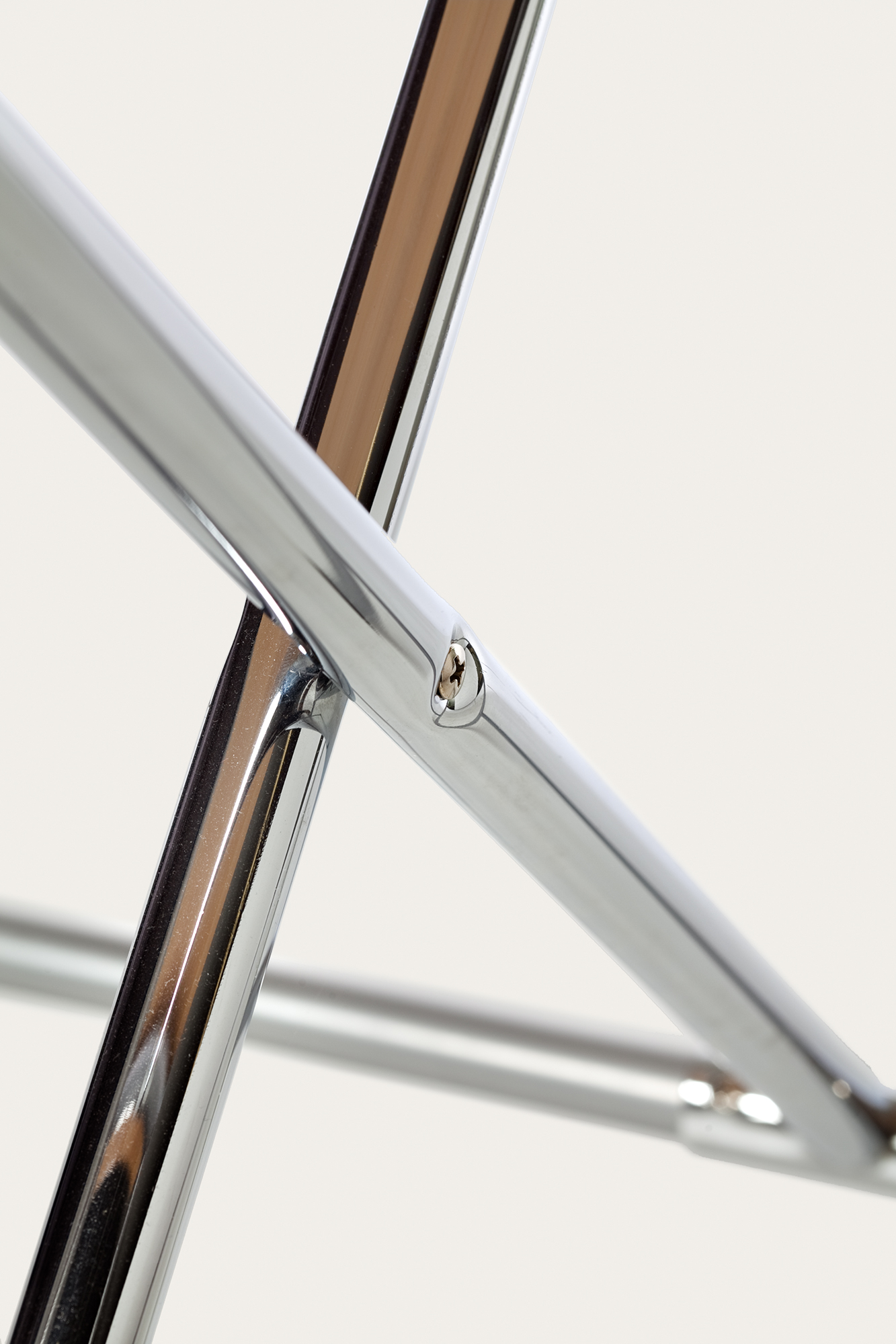 Table cross E2, here in the standing desk, design table E2 - also known as Eiermann-table, available in various surfaces