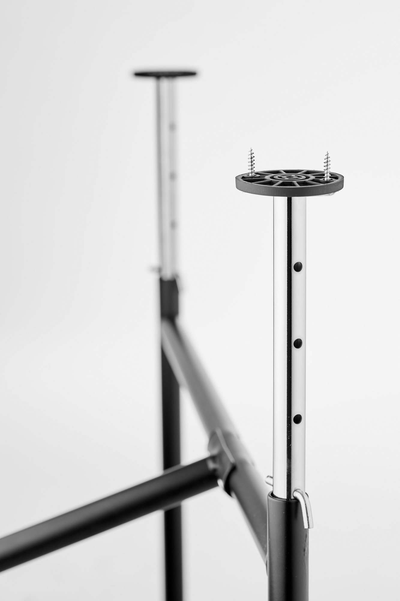 Additions Design classic E2 - also known as egg man table, long height adjustment, upper end plate support for screwing the table top in place