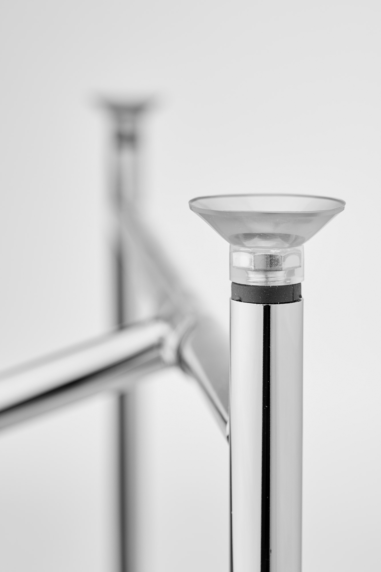 Transparent suction cup for table frame and children's table E2, securely adhesive, can be removed without a trace